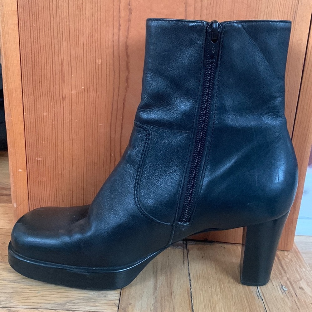 Gianni Bini black boots